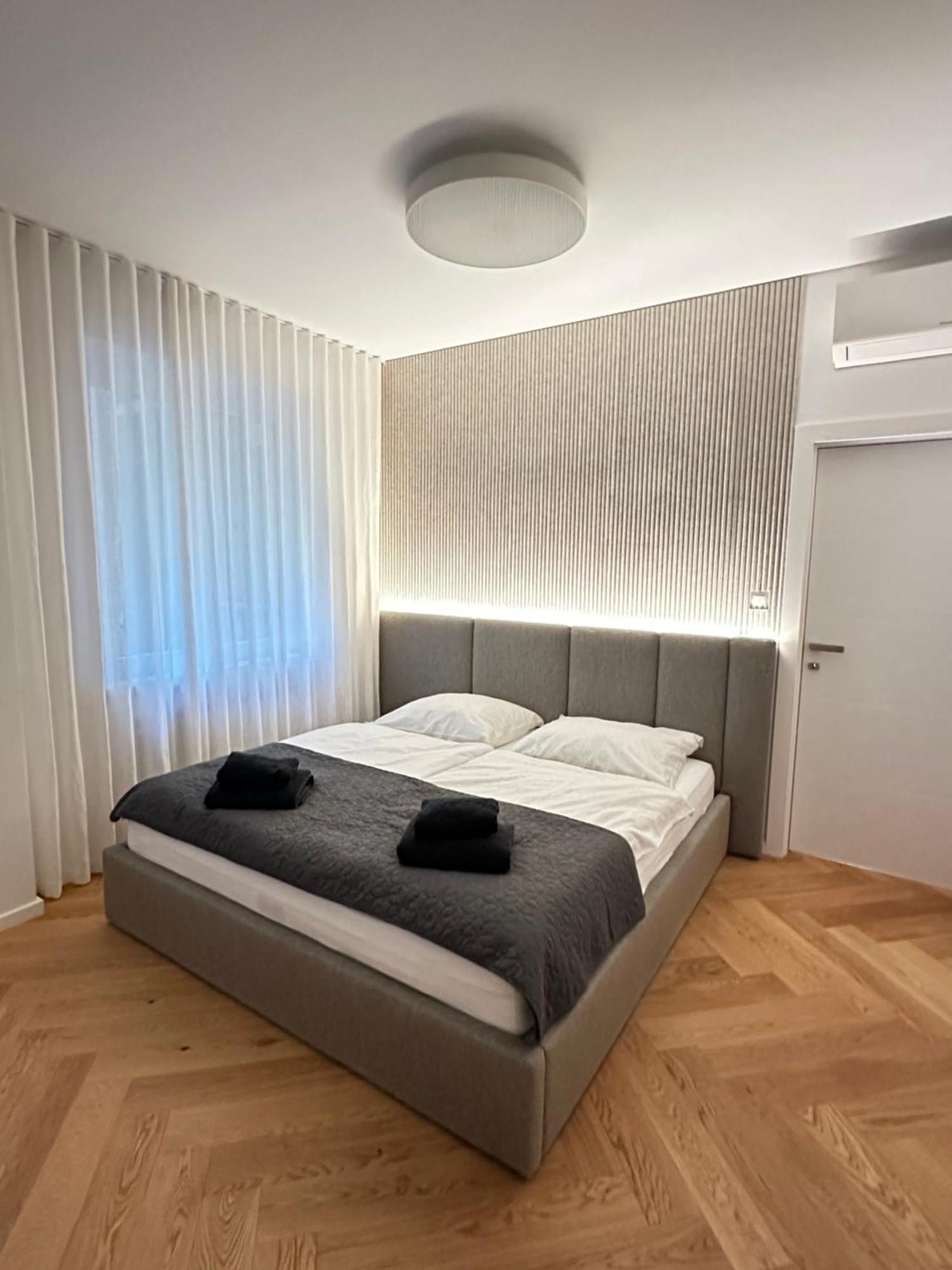 Bratislava Oldtown Apartment 130M2 ,60M2 Terrace And 2 Bathrooms Exterior photo